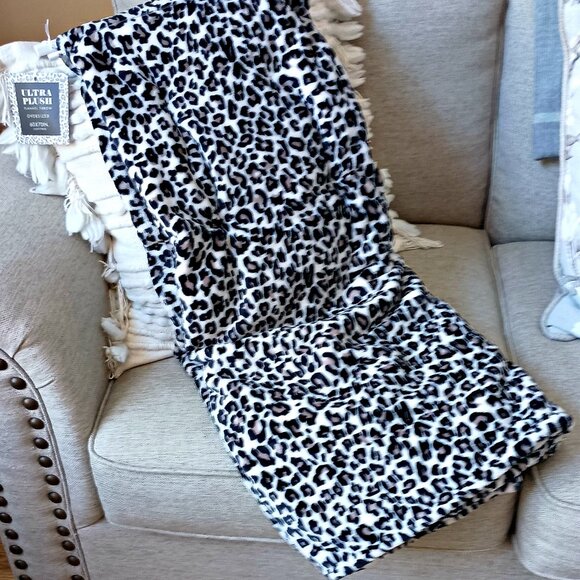 NEW! EXQUISITE PLUSH LEOPARD PRINT THROW BLANKET - Picture 4 of 4